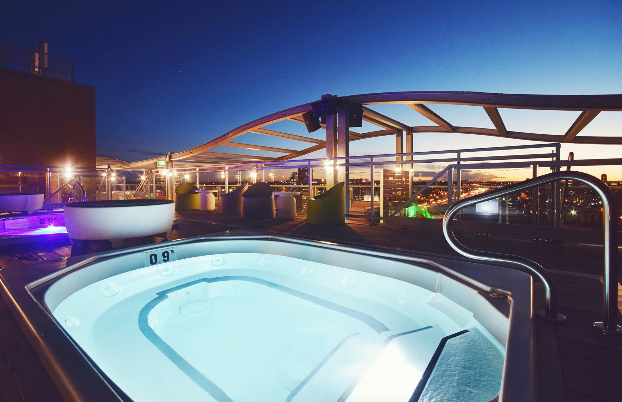 Liv Extended Stay Отава Екстериор снимка